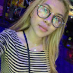 Meet your Posher, Esmeralda